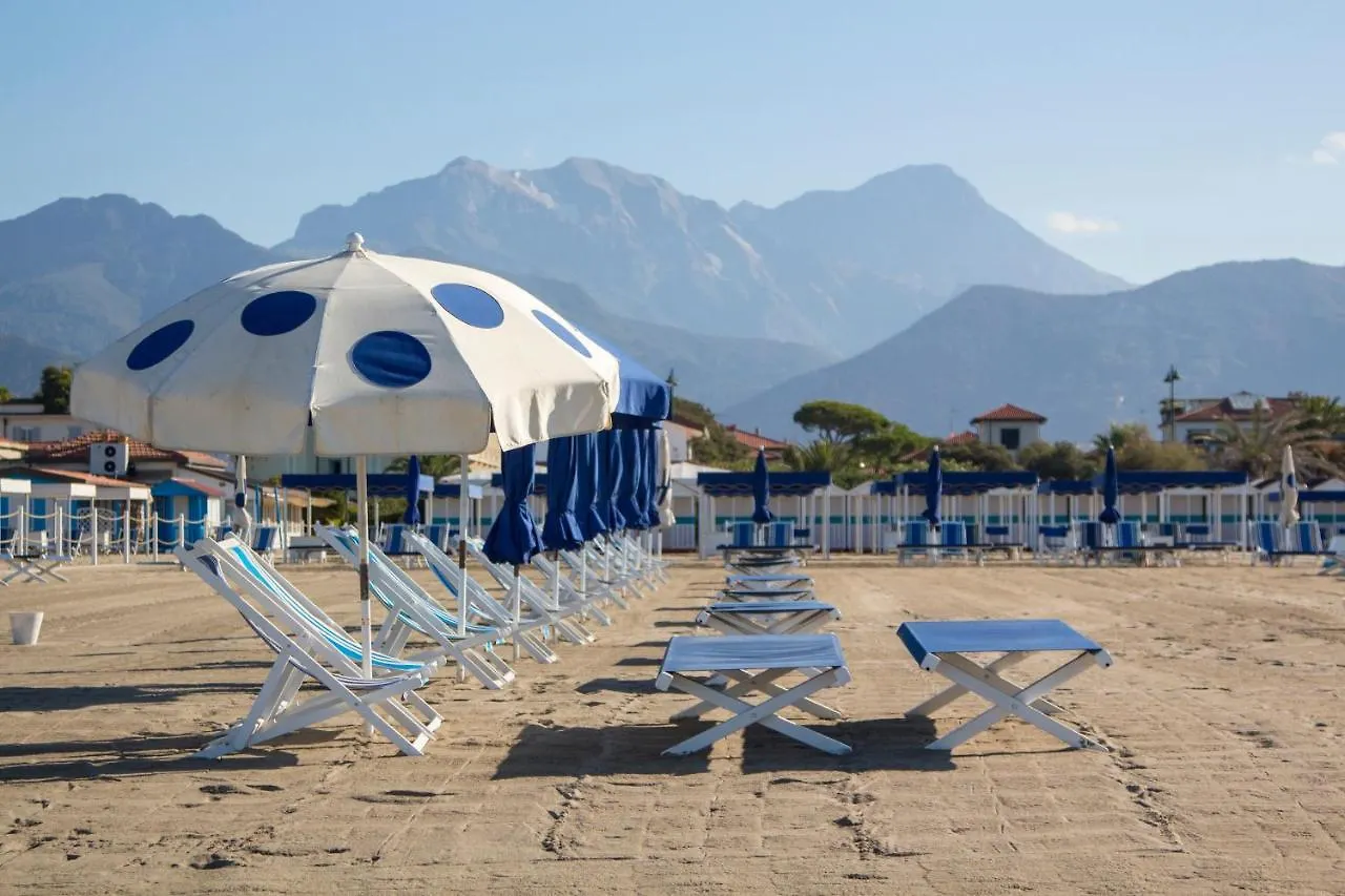 Casa Tirrena 600M From Sea - Happy Rentals Marina di Massa 0*,  Italy