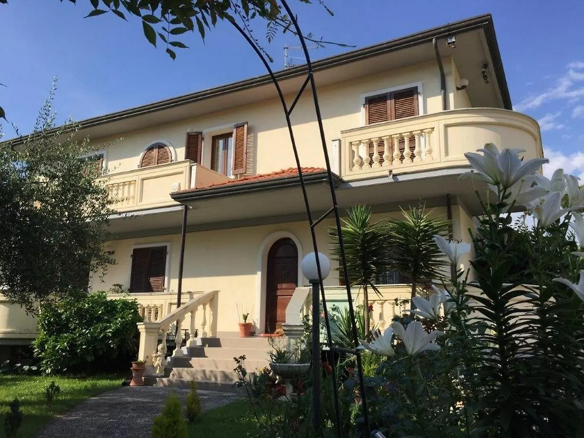 Casa Tirrena 600M From Sea - Happy Rentals Marina di Massa 0*,